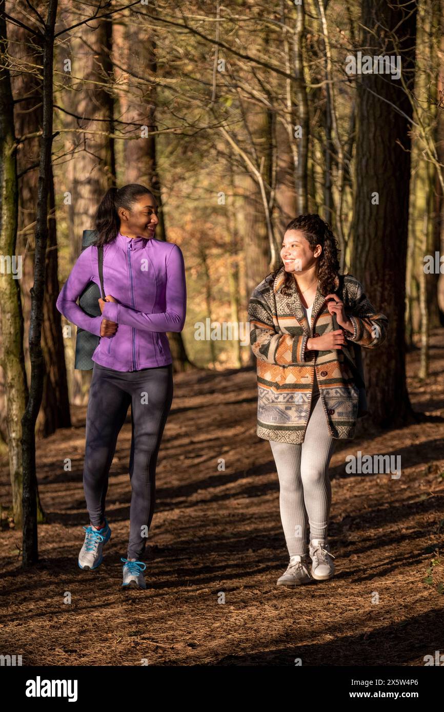 African women walking hi-res stock photography and images - Alamy