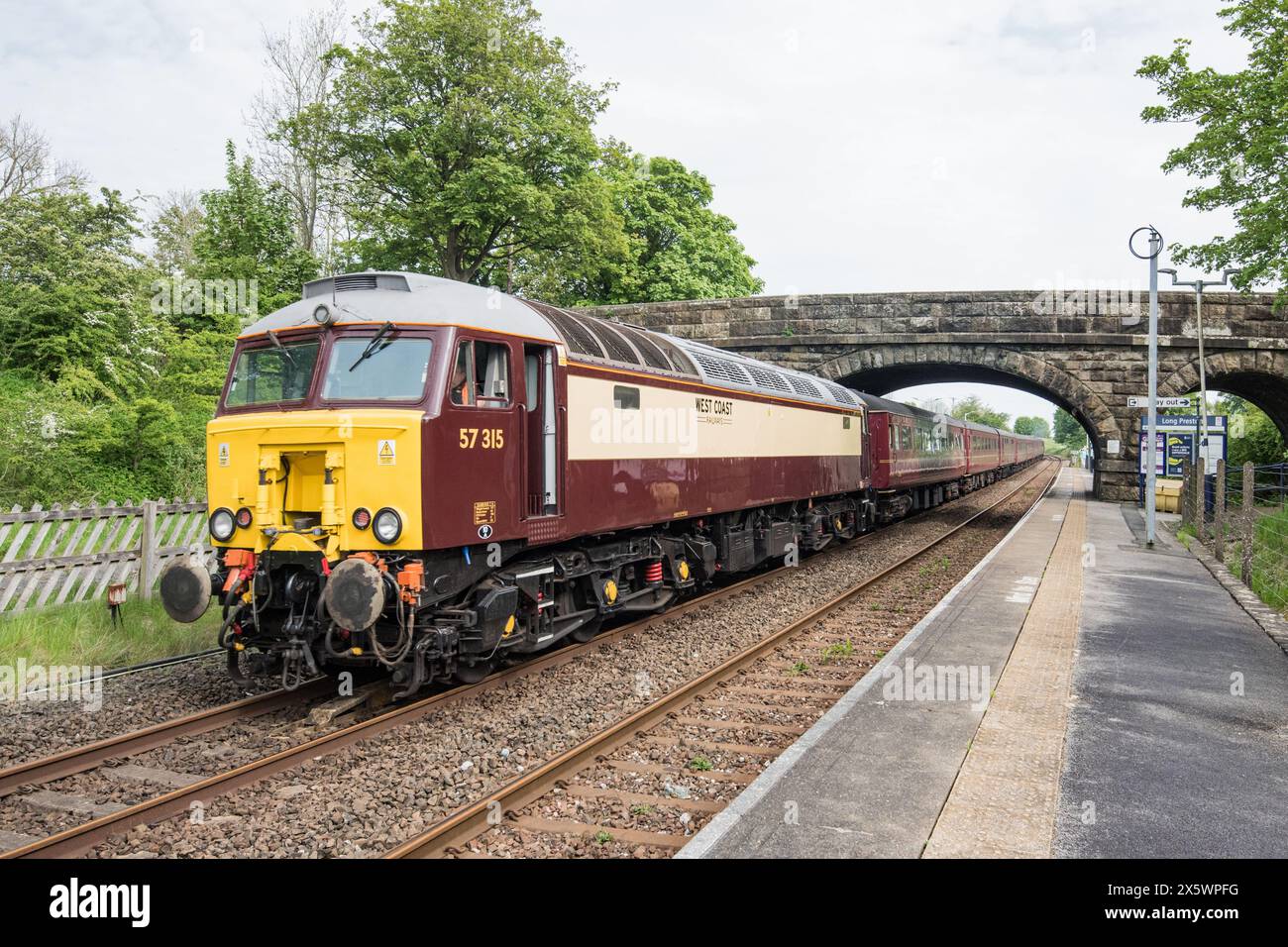 Carlisle to Euston 11th May 2024, Settle & Carlisle line, with WCT 57315 on the tail of Black Five 44871, passing through Long Preston. Stock Photo