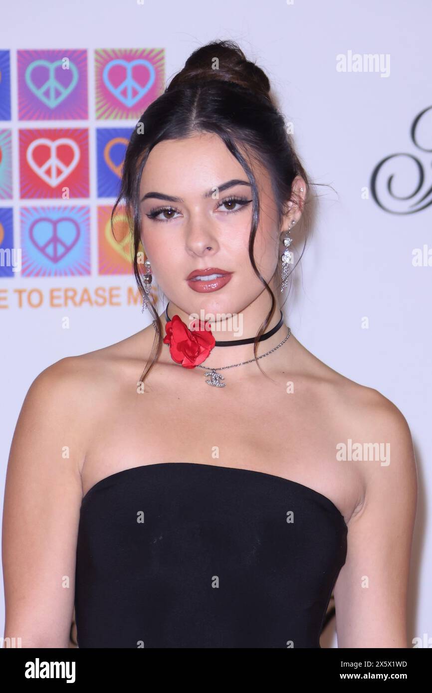 Lauren Kettering attends teh 2024 Race To Erase MS Gala at Fairmont