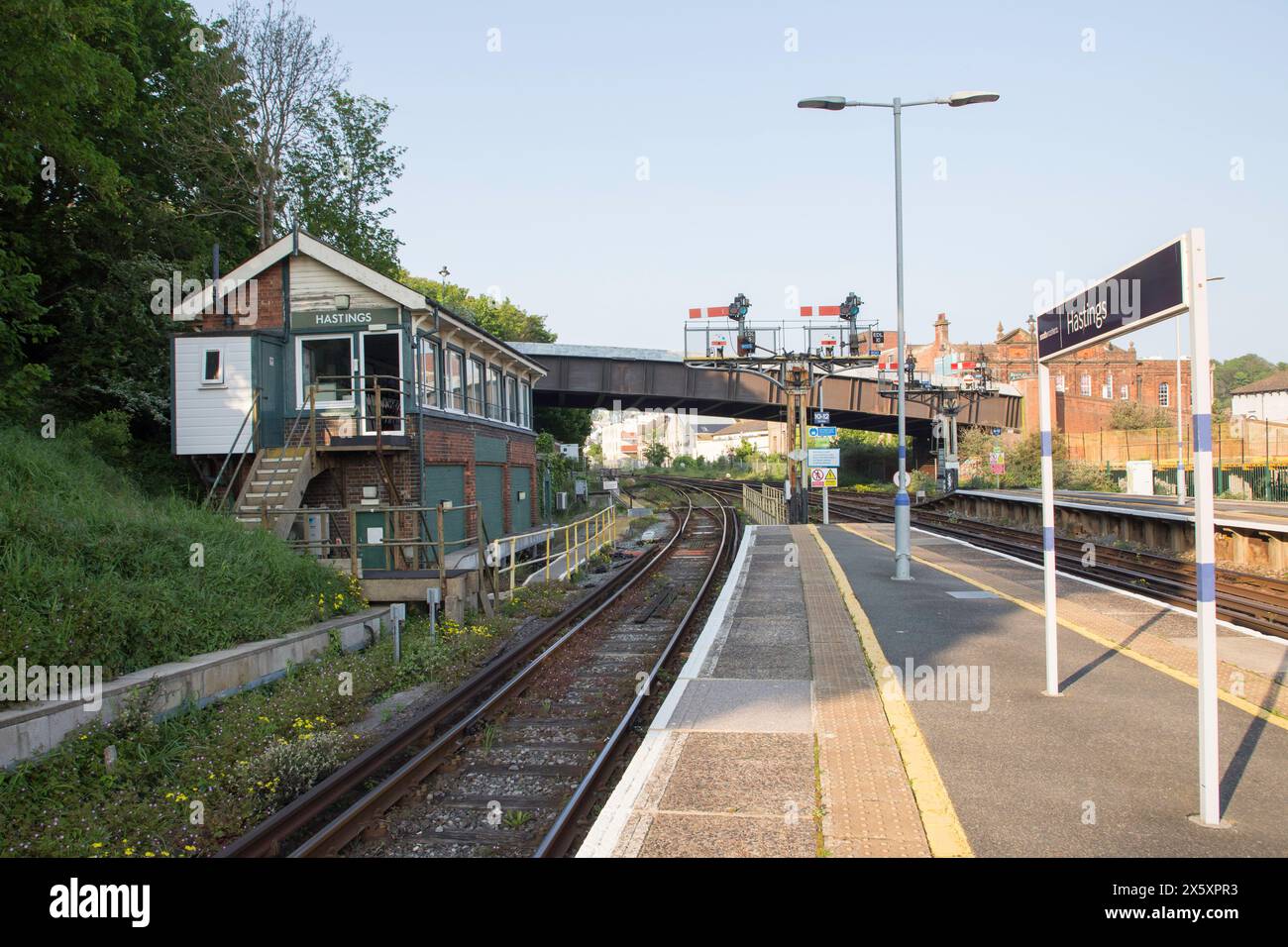 Hastings Station with semaphore signals and signal box Stock Photo