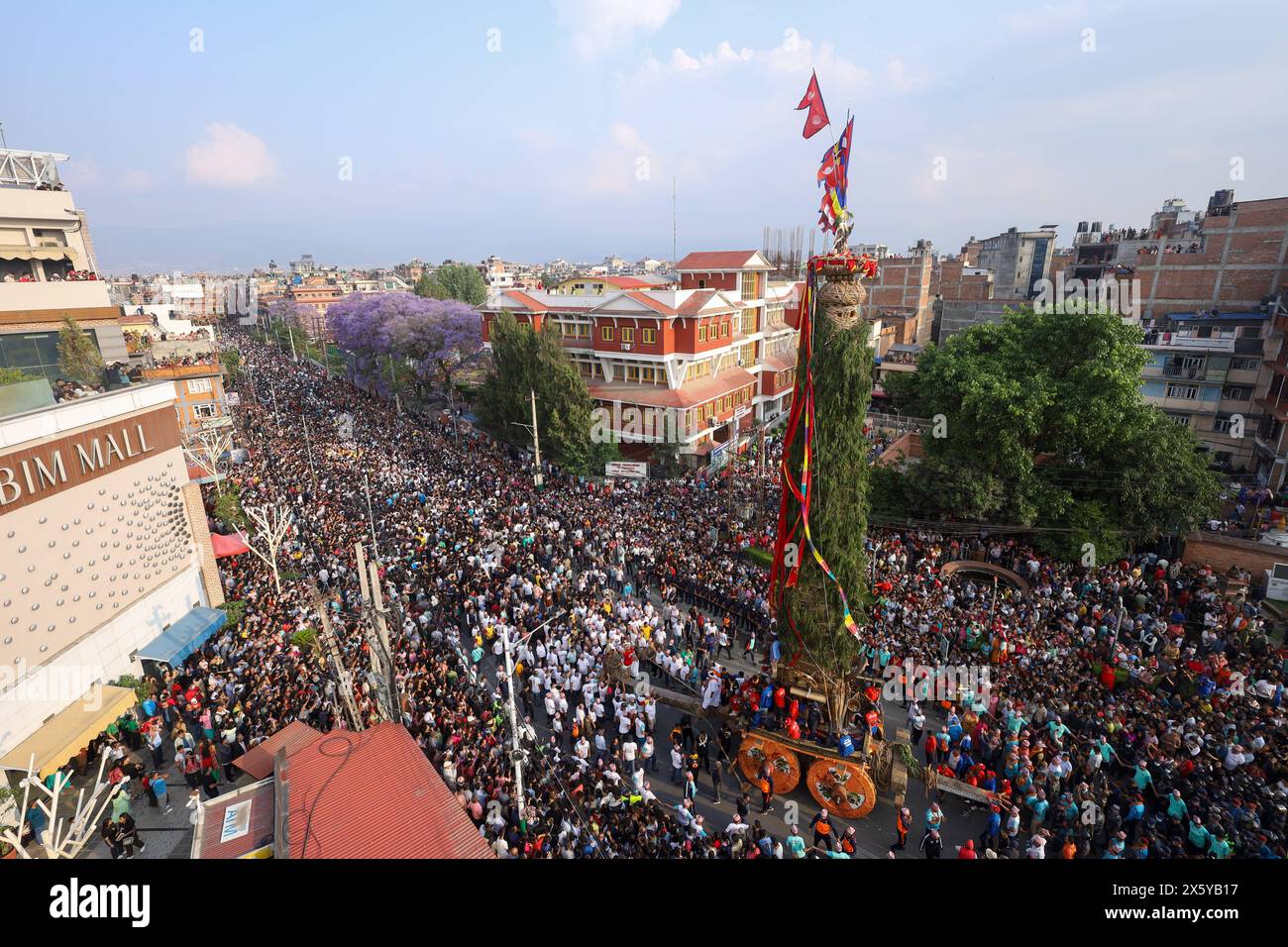 Rato Machhindranath Chariot Procession Begins In Nepal Sea Of Nepali rato-machhindranath-chariot-procession-begins-in-nepal-sea-of-nepali