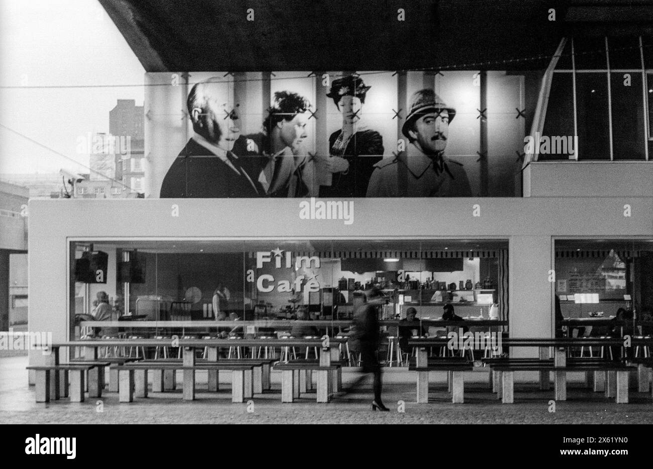 1990s black & white archive photograph of the National Film Theatre cafe, beneath Waterloo Bridge on the South Bank, London. Stock Photo
