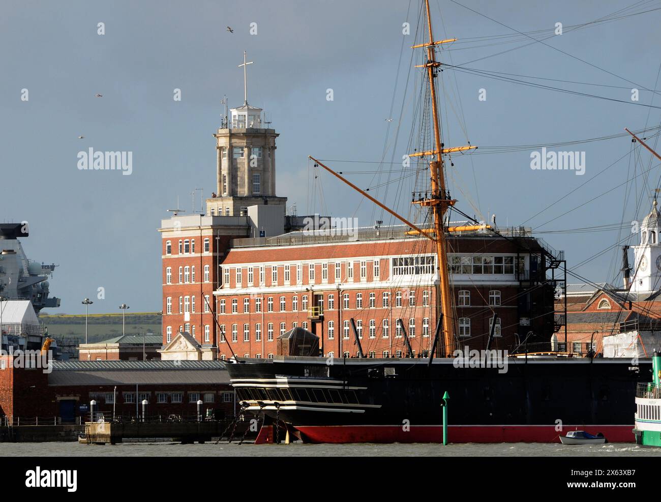 THE ENGLAND COASTAL PATH.THE SEMAPHORE TOWER, PORTSMOUTH NAVAL BASE ...