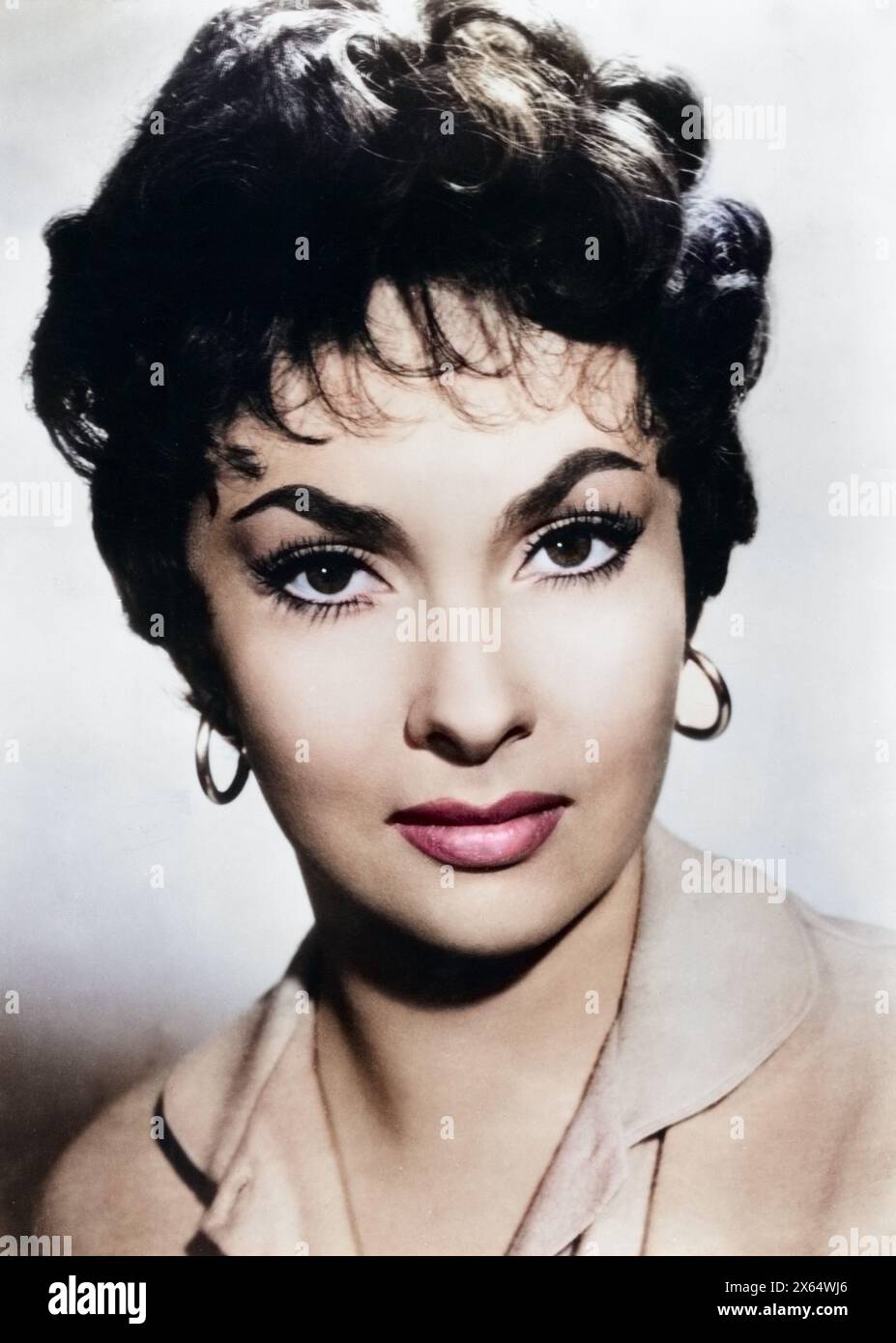 Lollobrigida, Gina, 4.7.1927 - 16.1.2023, Italian actress, portrait, ADDITIONAL-RIGHTS-CLEARANCE-INFO-NOT-AVAILABLE Stock Photo