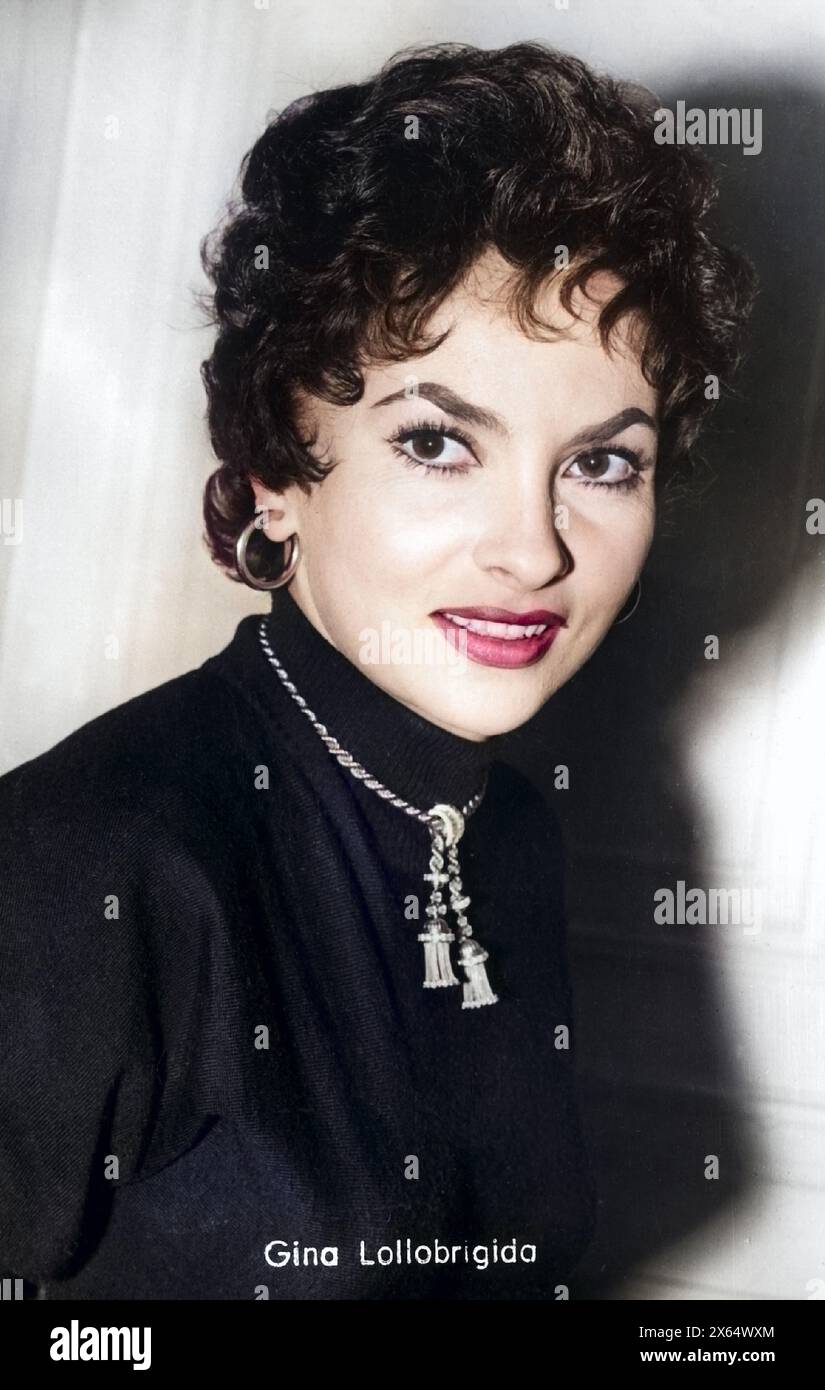 Lollobrigida, Gina, 4.7.1927 - 16.1.2023, Italian actress, portrait, 1955, ADDITIONAL-RIGHTS-CLEARANCE-INFO-NOT-AVAILABLE Stock Photo