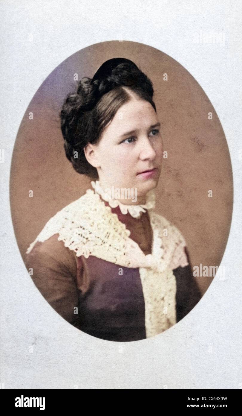 people, historic, women, woman, portrait, photograph by E. R. Heinstaedter, carte-de-visite, ADDITIONAL-RIGHTS-CLEARANCE-INFO-NOT-AVAILABLE Stock Photo