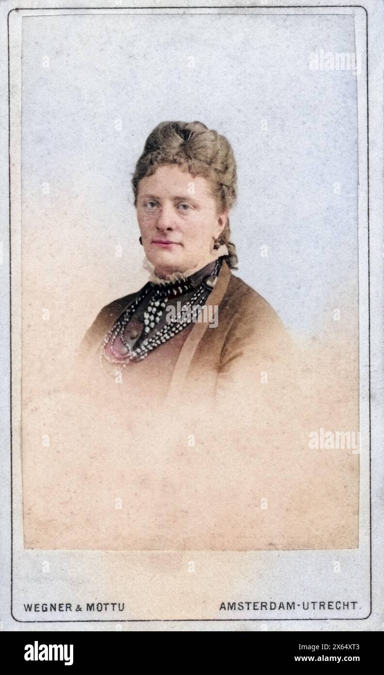 people, historic, women, woman, portrait, photograph by Wegner & Mottu, carte-de-visite, Amsterdam, ADDITIONAL-RIGHTS-CLEARANCE-INFO-NOT-AVAILABLE Stock Photo