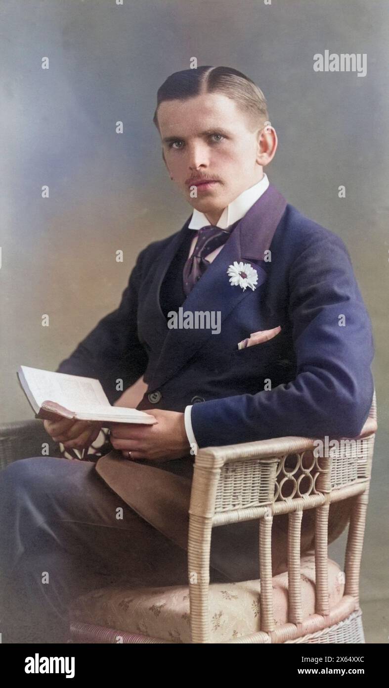 people, men, portrait / half length 1900s, man sitting in chair, picture postcard, Hamburg, 1900, ADDITIONAL-RIGHTS-CLEARANCE-INFO-NOT-AVAILABLE Stock Photo