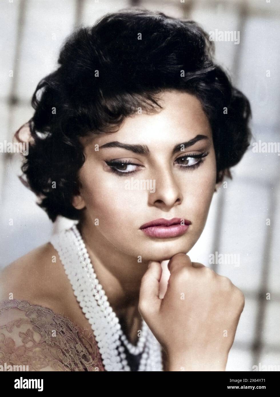 Loren, Sophia,  * 20.9.1934, Italian actress, portrait, 1950s, 50s , ADDITIONAL-RIGHTS-CLEARANCE-INFO-NOT-AVAILABLE Stock Photo
