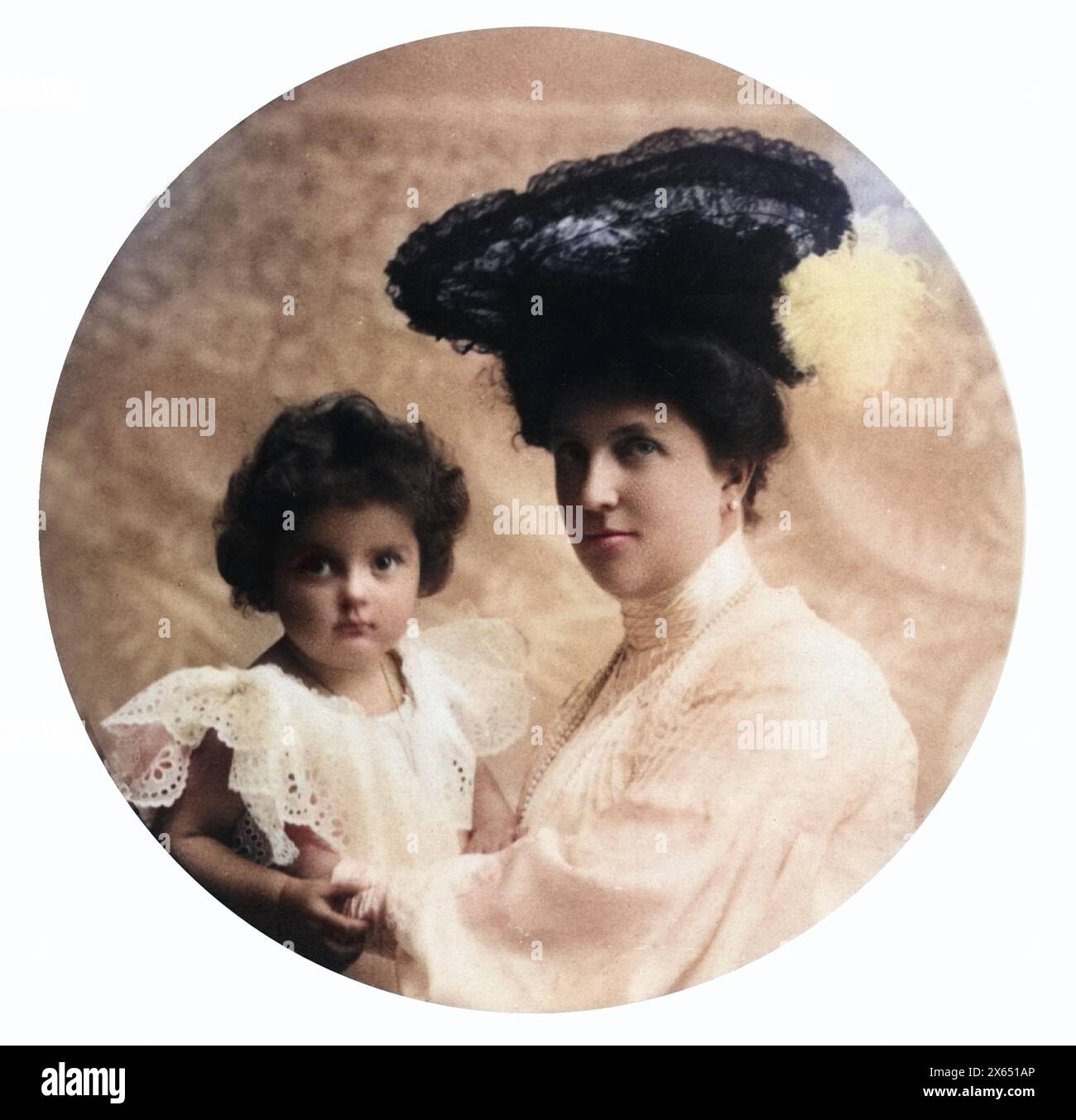 Louisa of Tuscany, 2.9.1870 - 23.3.1947, Countess Montignoso, portrait, with her daughter Anna Pia, ADDITIONAL-RIGHTS-CLEARANCE-INFO-NOT-AVAILABLE Stock Photo