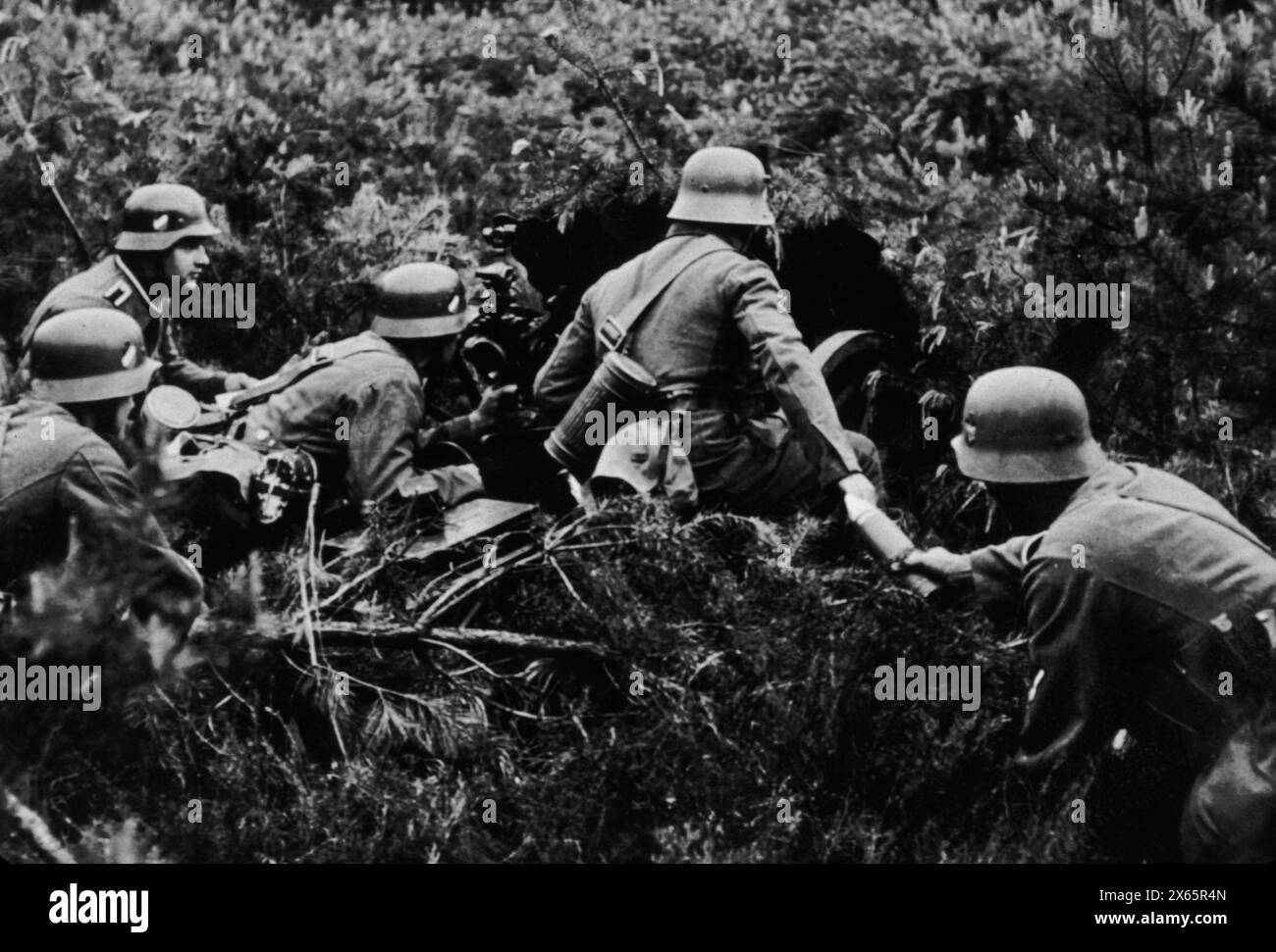 1940s german soldiers Black and White Stock Photos & Images - Alamy