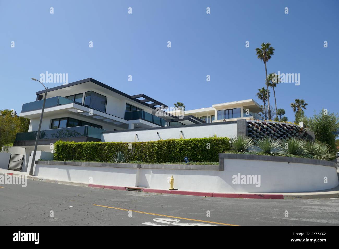 Los Angeles, California, USA 12th May 2024 House on Hercules Drive in