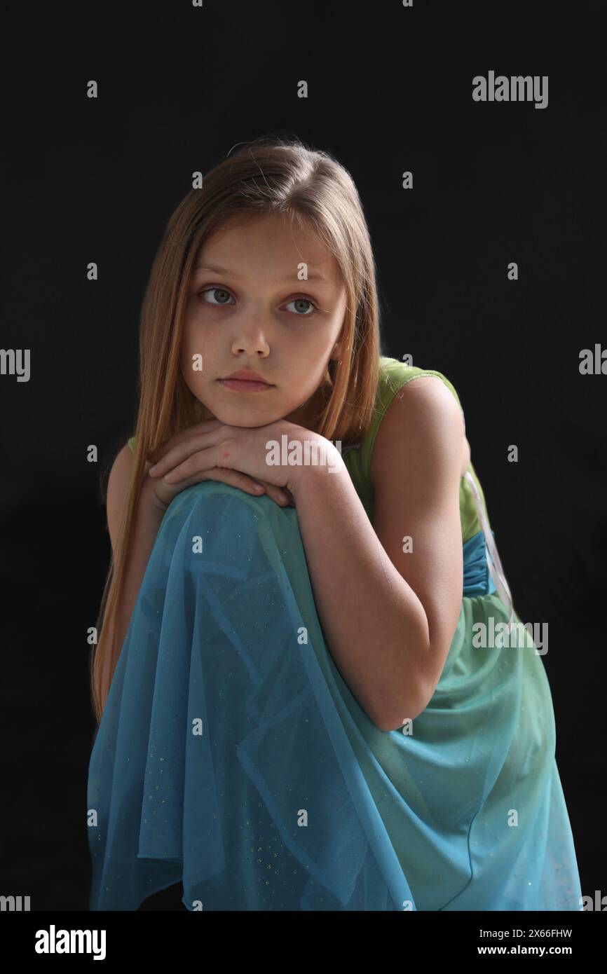Sad preteen girl hi-res stock photography and images - Alamy