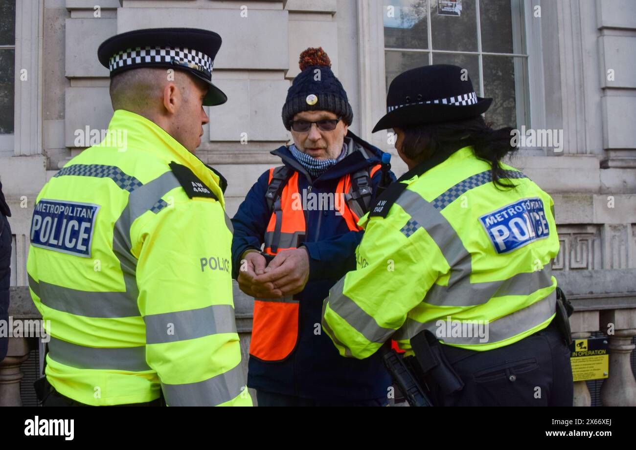 Police handcuffing arresting handcuffs hi-res stock photography and ...