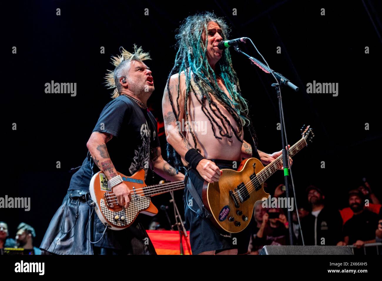 Fat mike of nofx hi-res stock photography and images - Alamy