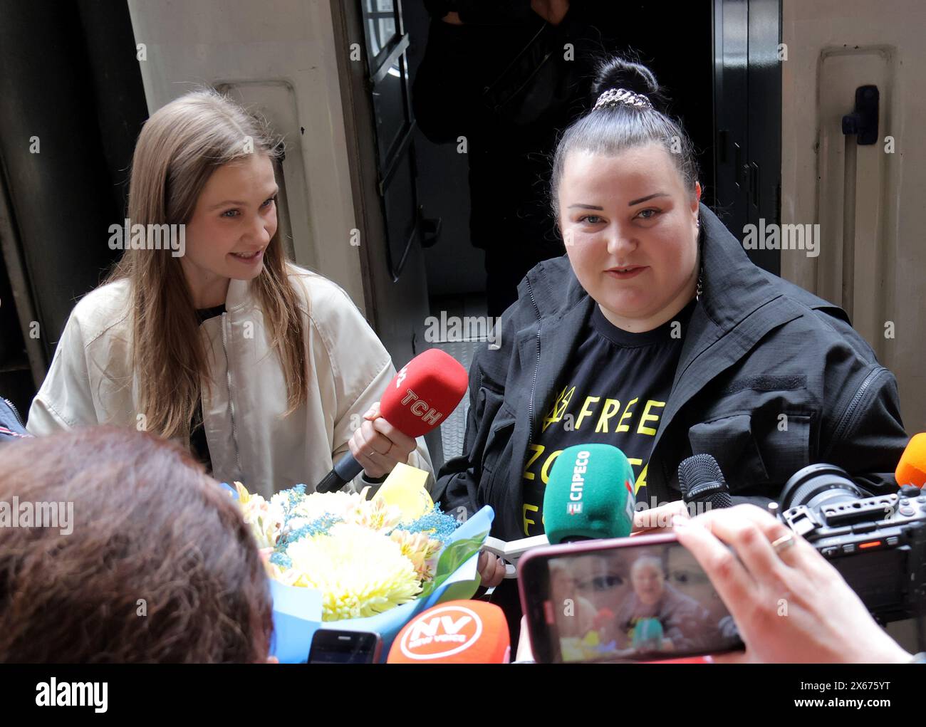 Non Exclusive: KYIV, UKRAINE - MAY 13, 2024 - Singer Alyona Alyona (R