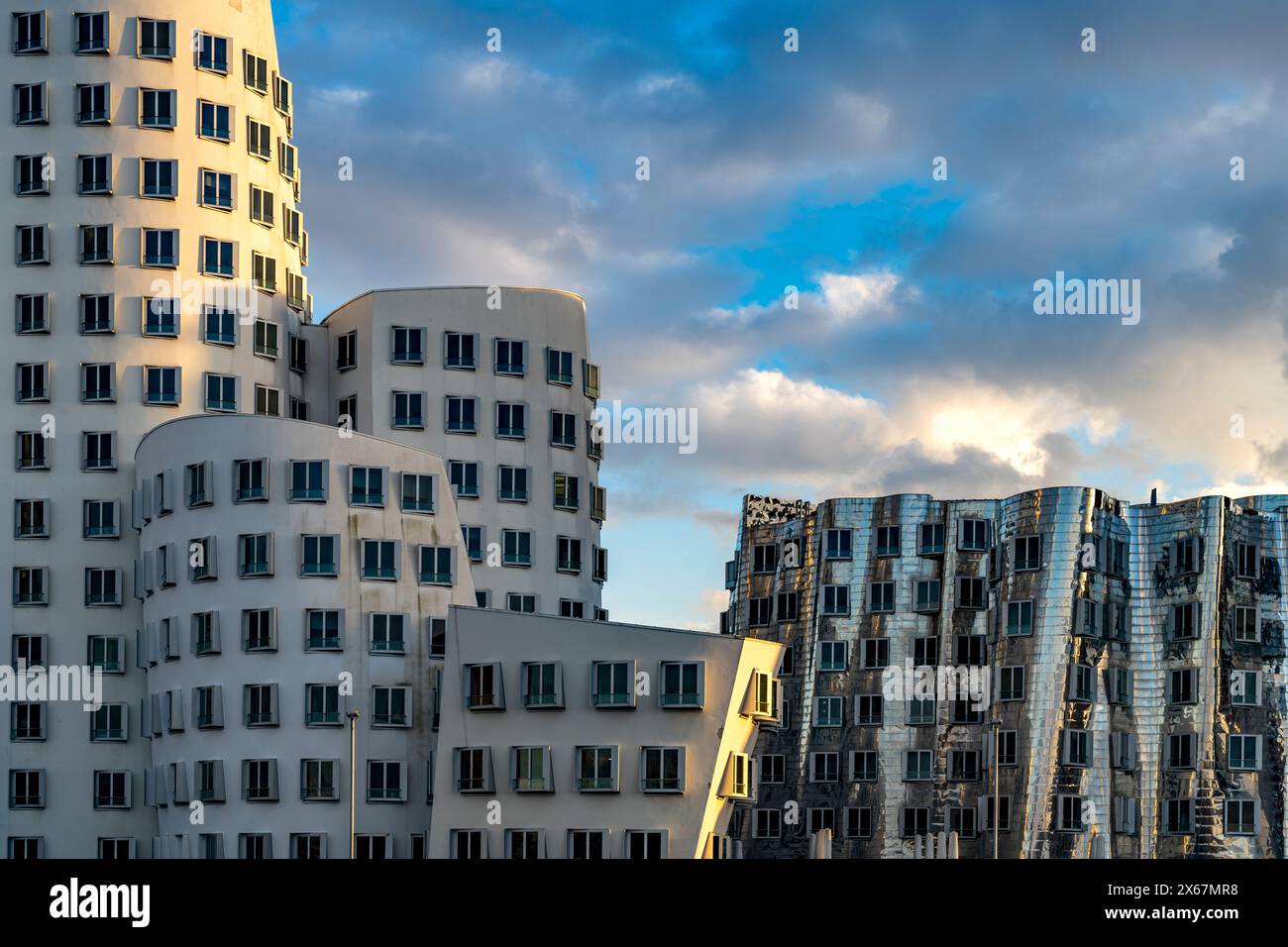 Gehry buildings - Neuer Zollhof am Medienhafen in Düsseldorf, North Rhine-Westphalia, Germany Stock Photo