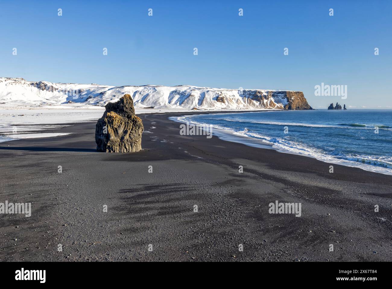 Reynisfjara black sand beach in winter hi-res stock photography and ...