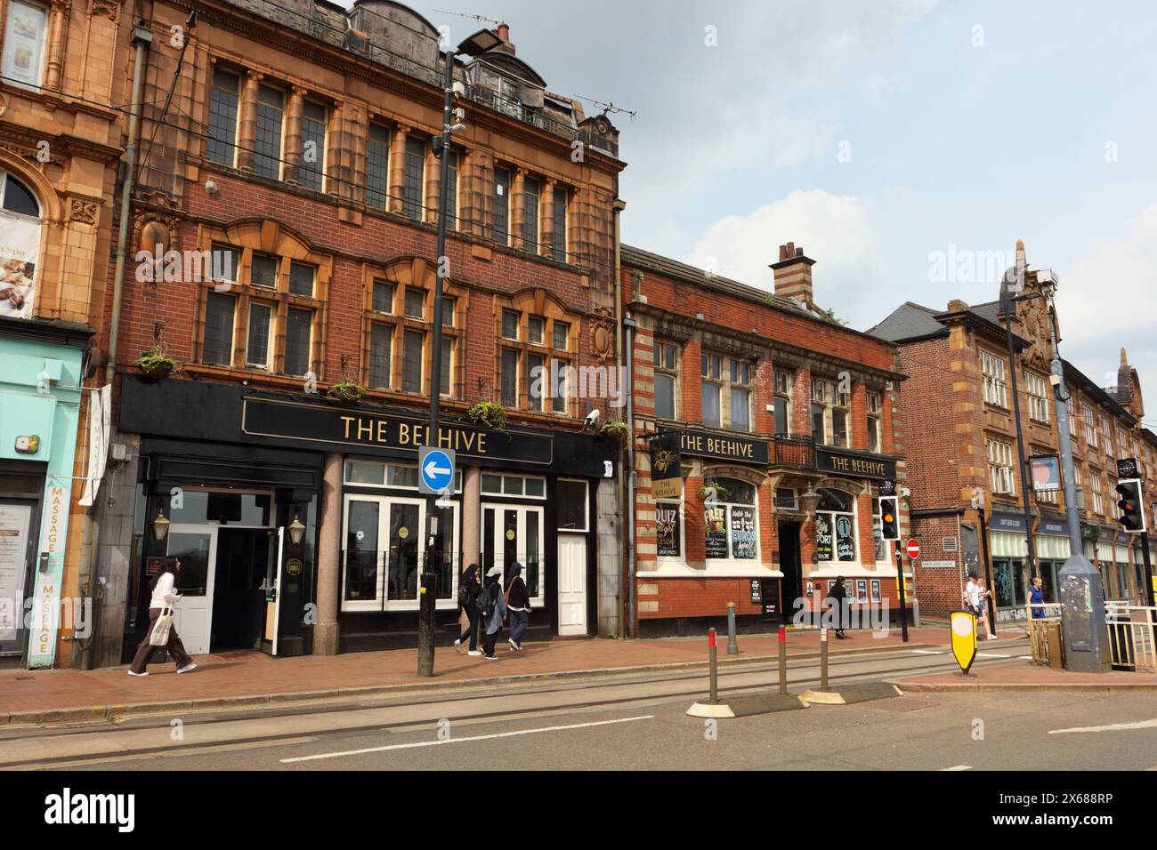 The Beehive public house on West street, Sheffield city centre, England ...