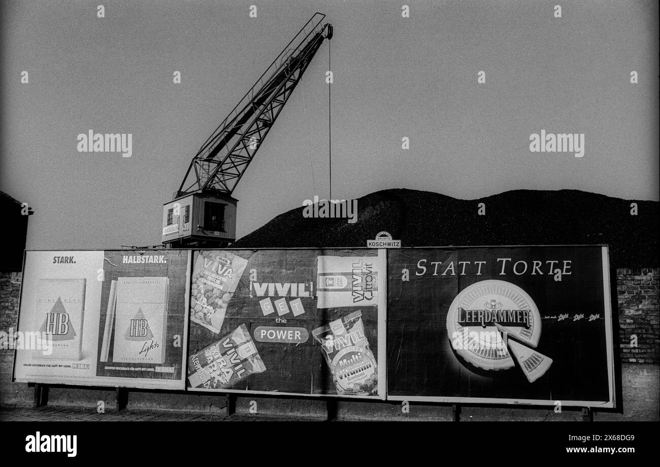 Westhafen Deutschland, Berlin, 2.2.1991, Westhafen, Kran, Statt Torte ...