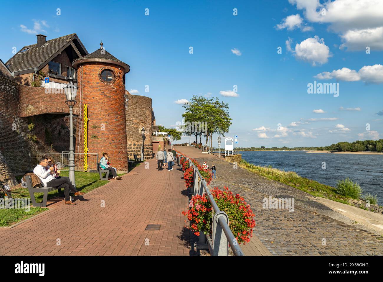 Rhine promenade with Rhine level in Rees, Lower Rhine, North Rhine-Westphalia, Germany, Europe Stock Photo