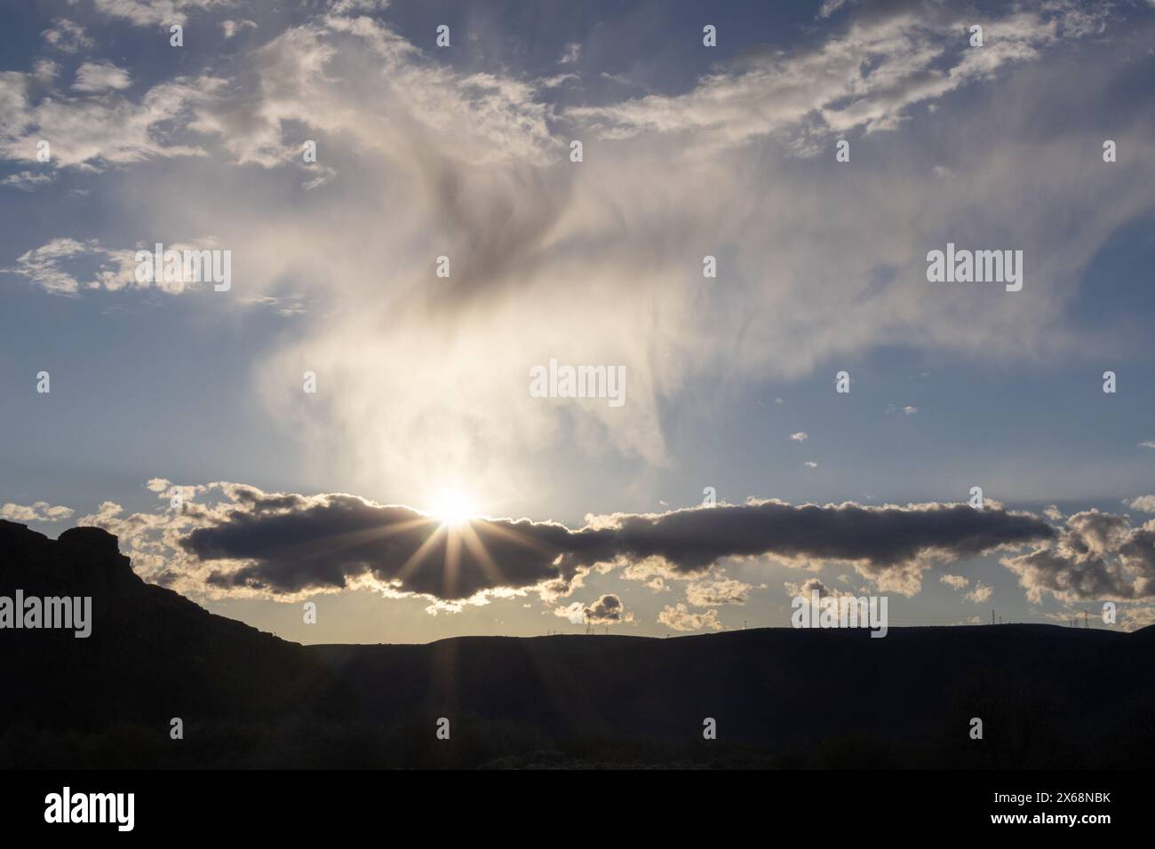 Afternoon sun rays hi-res stock photography and images - Alamy