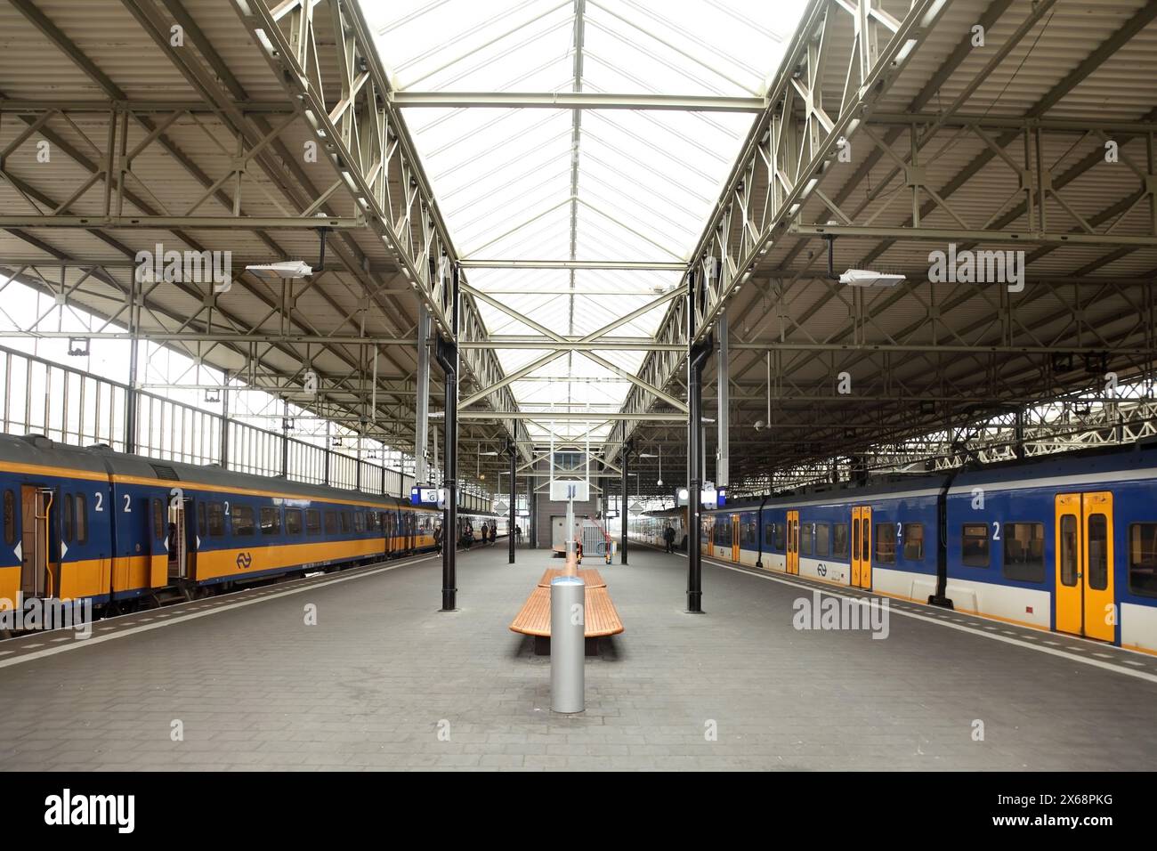Eindhoven station hi-res stock photography and images - Alamy