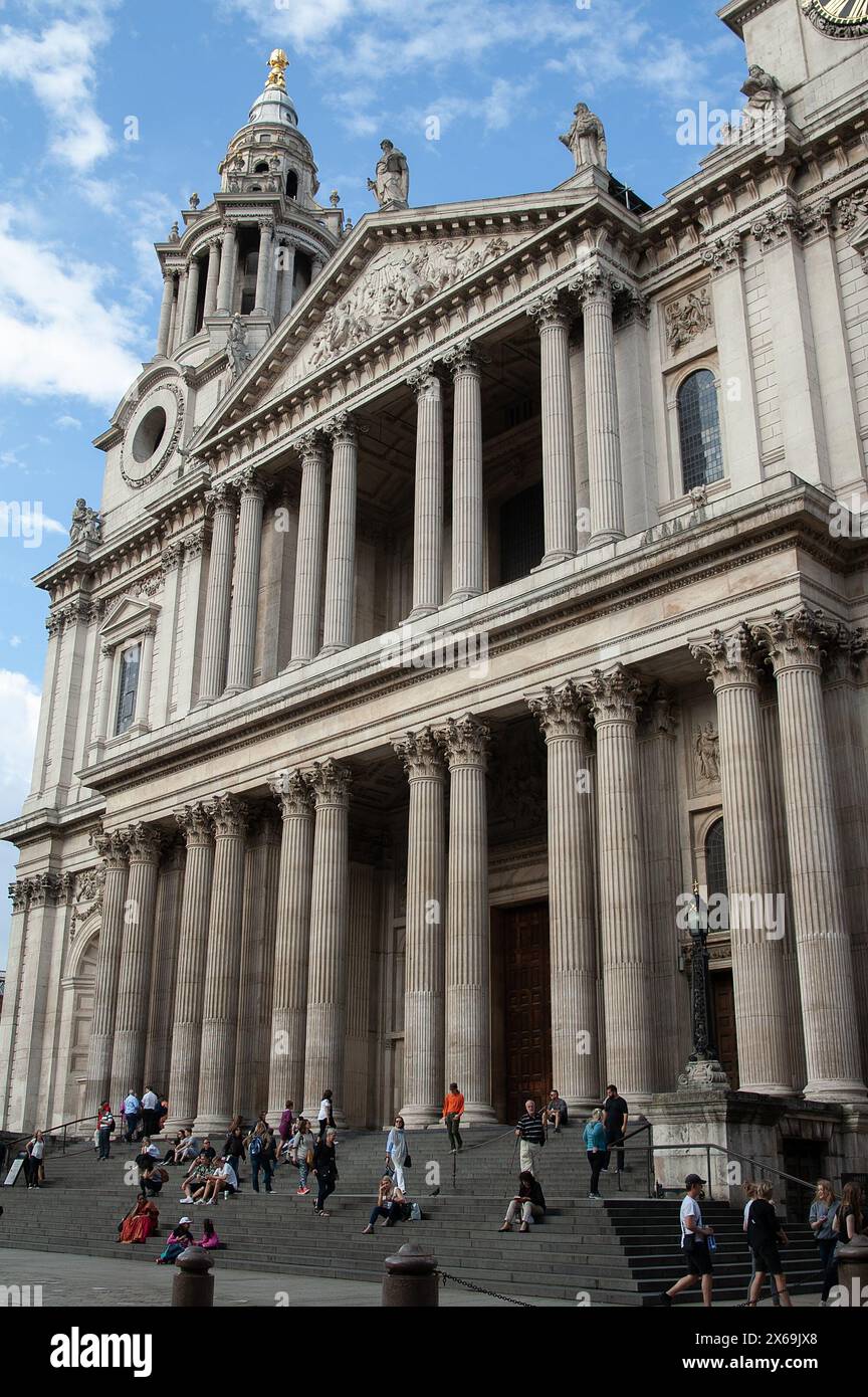 London, England, United Kingdom; St Paul's Cathedral from the outside - facade, main entrance; St.-Pauls-Kathedrale von außen - Fassade, Haupteingang Stock Photo