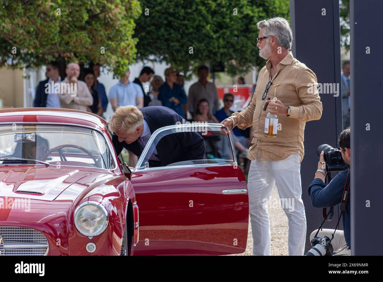 Presentation to a winner at the Concours of Elegance - Hampton Court Palace 2022 Stock Photo