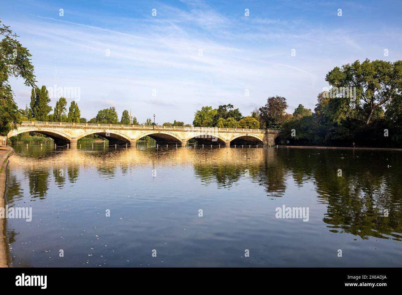 Hyde Park London sunny autumn morning, Long Water to The Serpentine ...