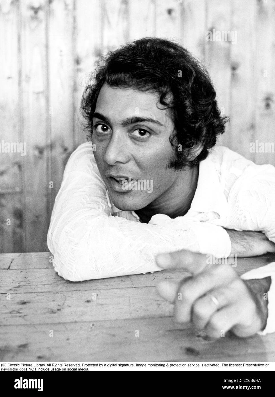 Paul Albert Anka OC (born July 30, 1941) is a Canadian-American singer, songwriter and actor. He is best known for his signature hit songs including 'Diana', 'Lonely Boy', 'Put Your Head on My Shoulder', and '(You're) Having My Baby'. Anka also wrote the theme for The Tonight Show Starring Johnny Carson; one of Tom Jones' biggest hits, 'She's a Lady'; and the English lyrics to Claude François and Jacques Revaux's music for Frank Sinatra's signature song 'My Way', which has been recorded by many, including Elvis Presley. Pictured in Sweden in the 1960s. Stock Photo
