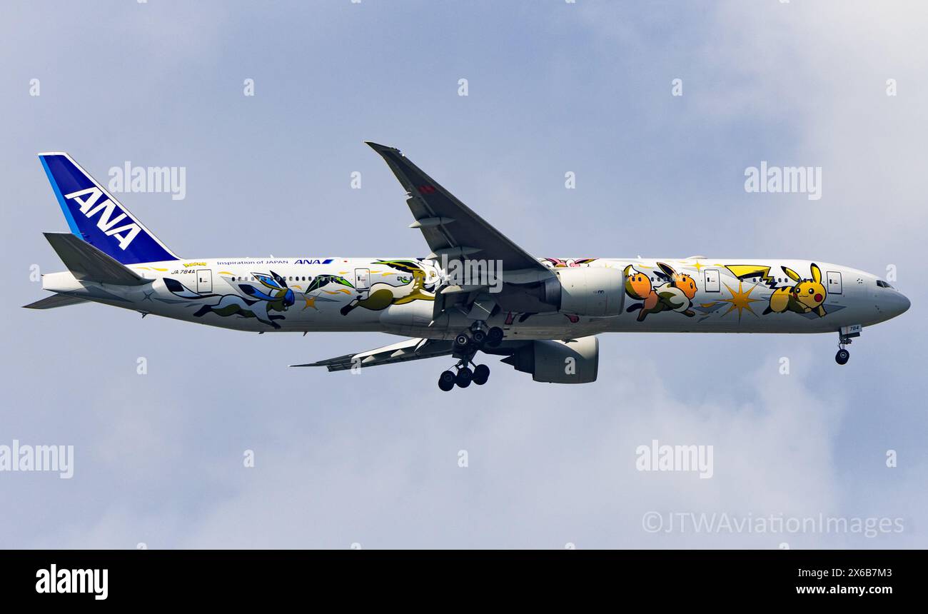 Ana boeing 777 airport tokyo hi-res stock photography and Ana boeing 777 airport tokyo hi-res stock photography and