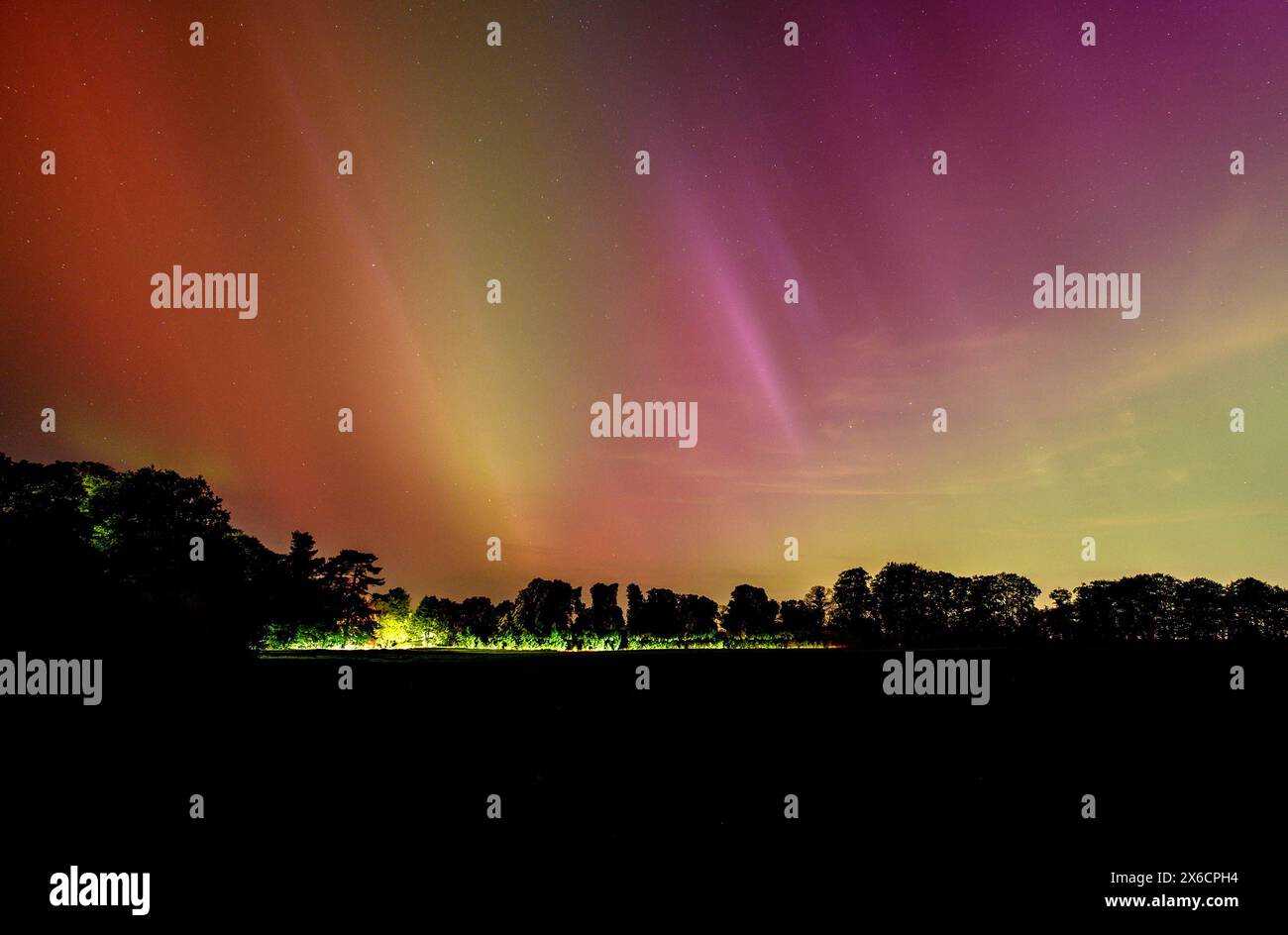 Northern Lights / Aurora Borealis visible south of Maidstone in Kent