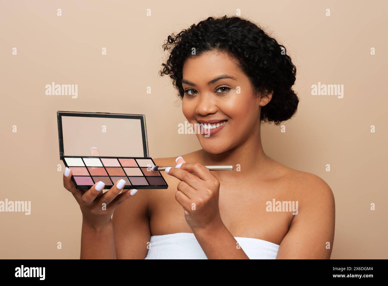 Woman looks brazilian artist hi-res stock photography and images - Alamy