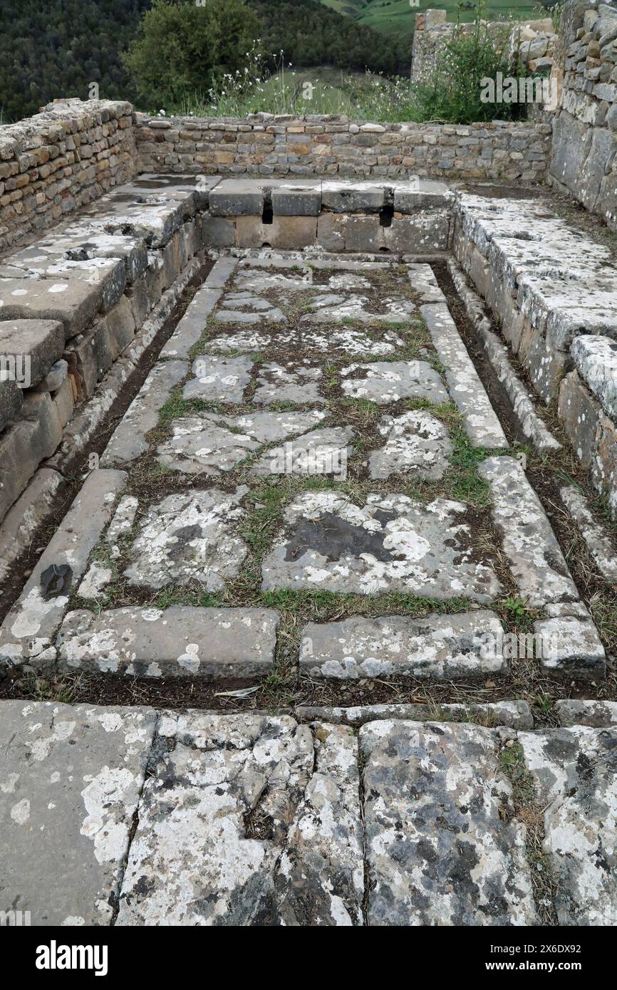 roman-latrines-at-djemila-in-algeria-stock-photo-alamy