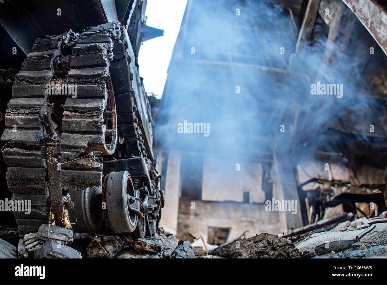 War damaged street hi-res stock photography and images - Alamy