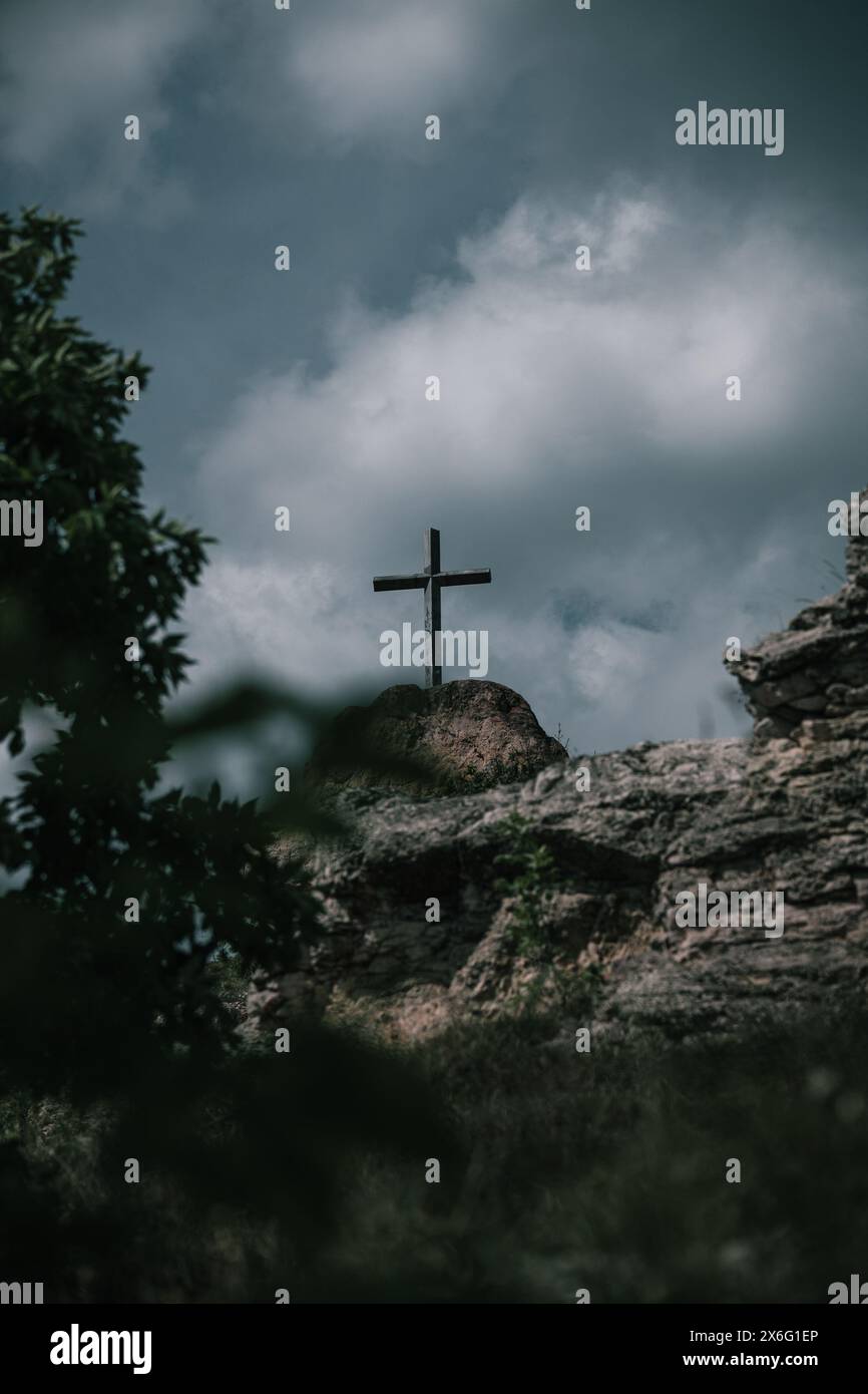 Cross on the hill park hi-res stock photography and images - Alamy