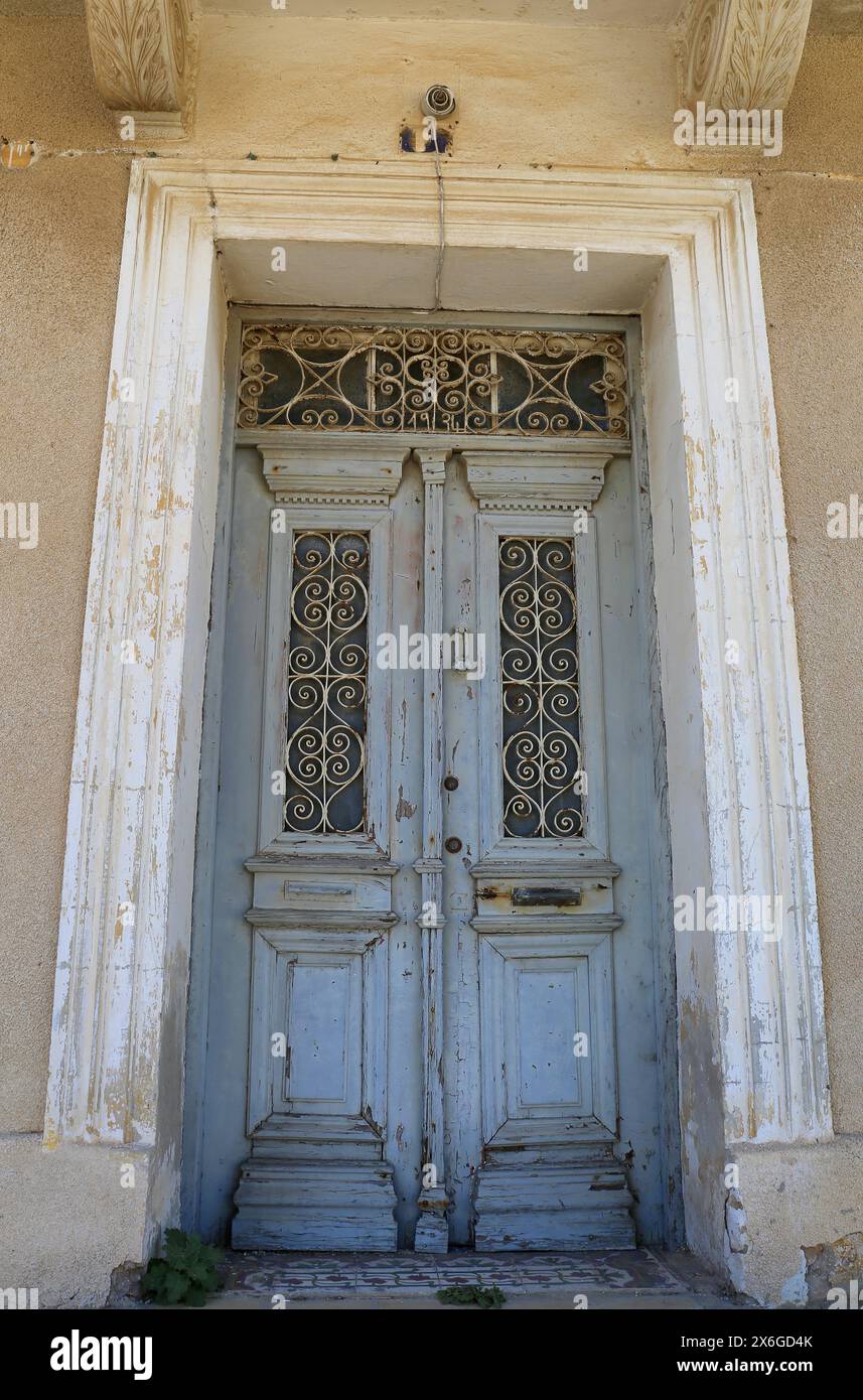 Abandoned old cypriot house hi-res stock photography and images - Alamy