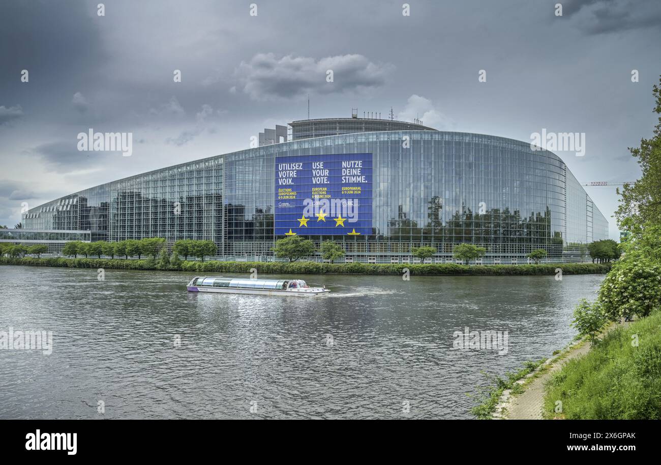 Fluss Ill, Europäisches Parlament, 1 All. du Printemps, Straßburg, Département Bas-Rhin, Frankreich Stock Photo