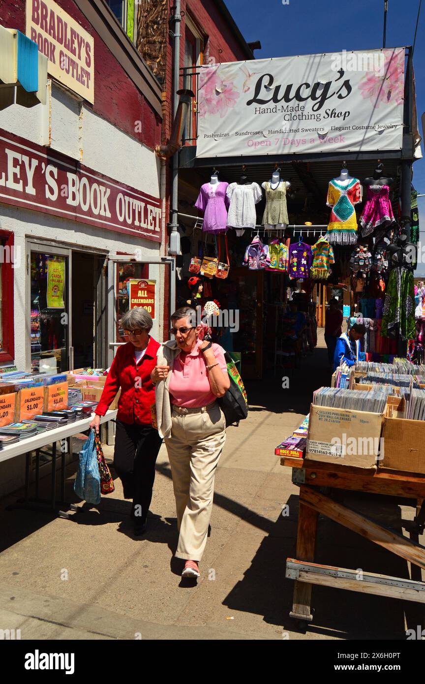 Vintage stores hi res stock photography and images Alamy