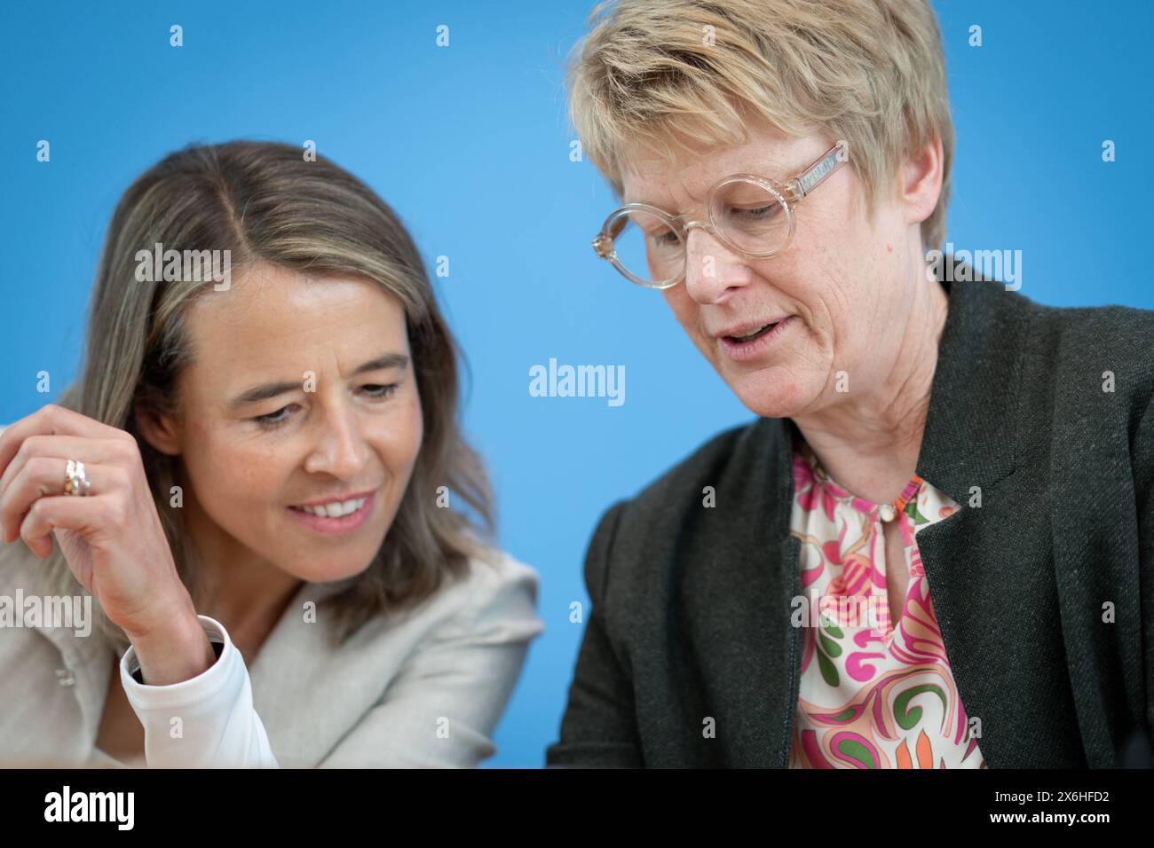 Bundespressekonferenz zur Vorstellung des Fruehjahrsgutachten 2024 Prof ...