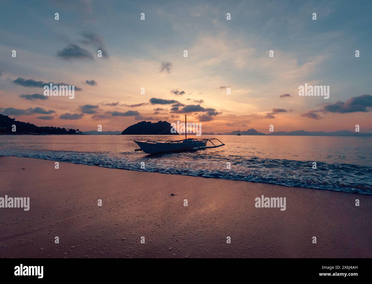 Serene beach calm waters hi-res stock photography and images - Alamy