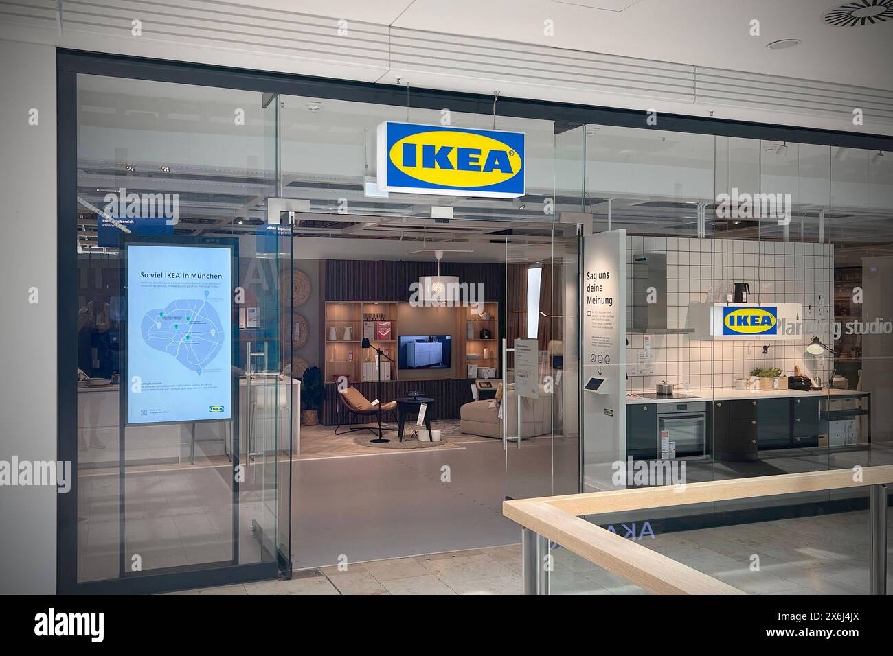 Ikea Planning Studio in den Riem Arcaden in Muenchen. e *** Ikea Planning Studio in the Riem Arcaden in Munich e Stock Photo