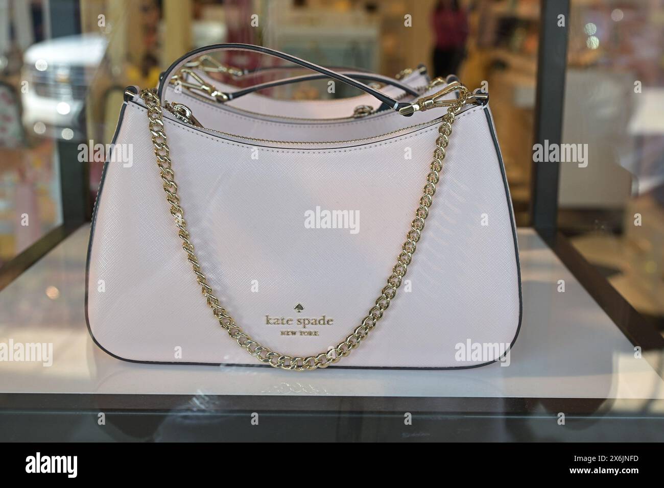 Kate spade handbags hi res stock photography and images Alamy