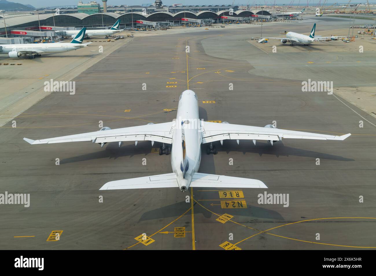 ufthansa Airliners Airbus A340 airplane at Hong Kong Airport Stock Photo