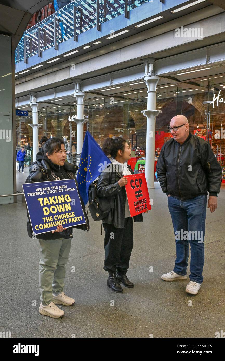 New Federal State of China campaigners, St Pancras railway station, London, England, U.K Stock Photo