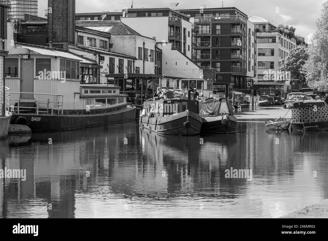 London Life at City Road Lock Stock Photo Alamy