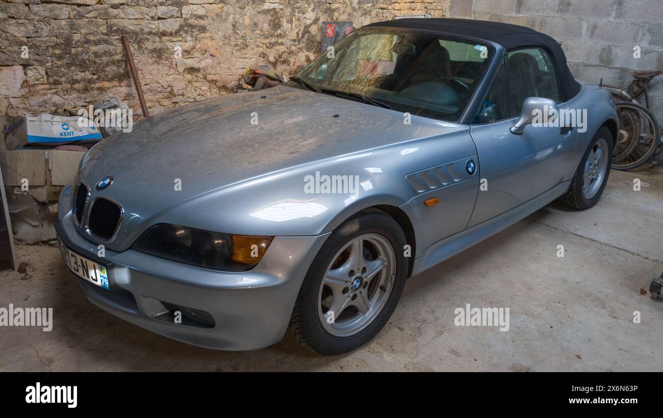 Bordeaux France 05 12 2024 BMW Z3 sport car grey vintage youngtimer convertible roof Stock Photo Alamy