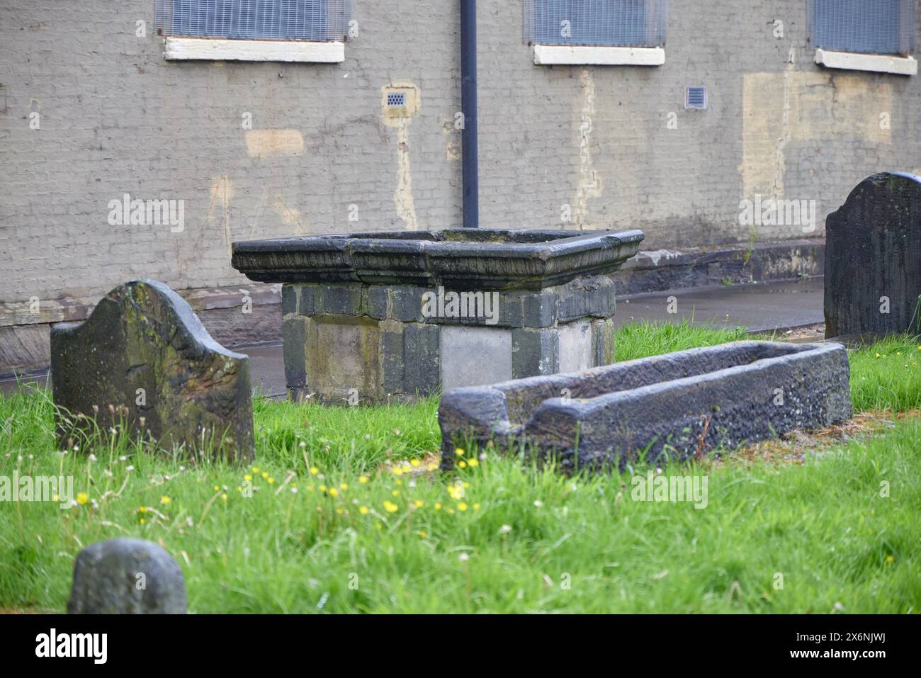 “Molly Leigh, Molly Leigh, Chase me around the apple tree” Molly Leigh (1685-1748) the Witch of Burslem was buried in St Johns Churchyard Stock Photo