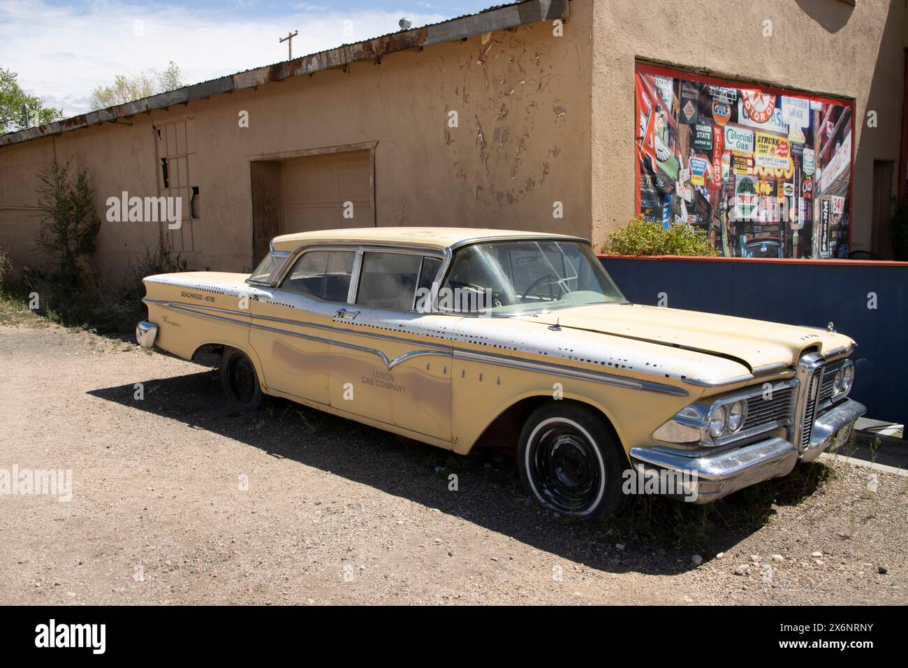Timeless roadside americana hi-res stock photography and images - Alamy